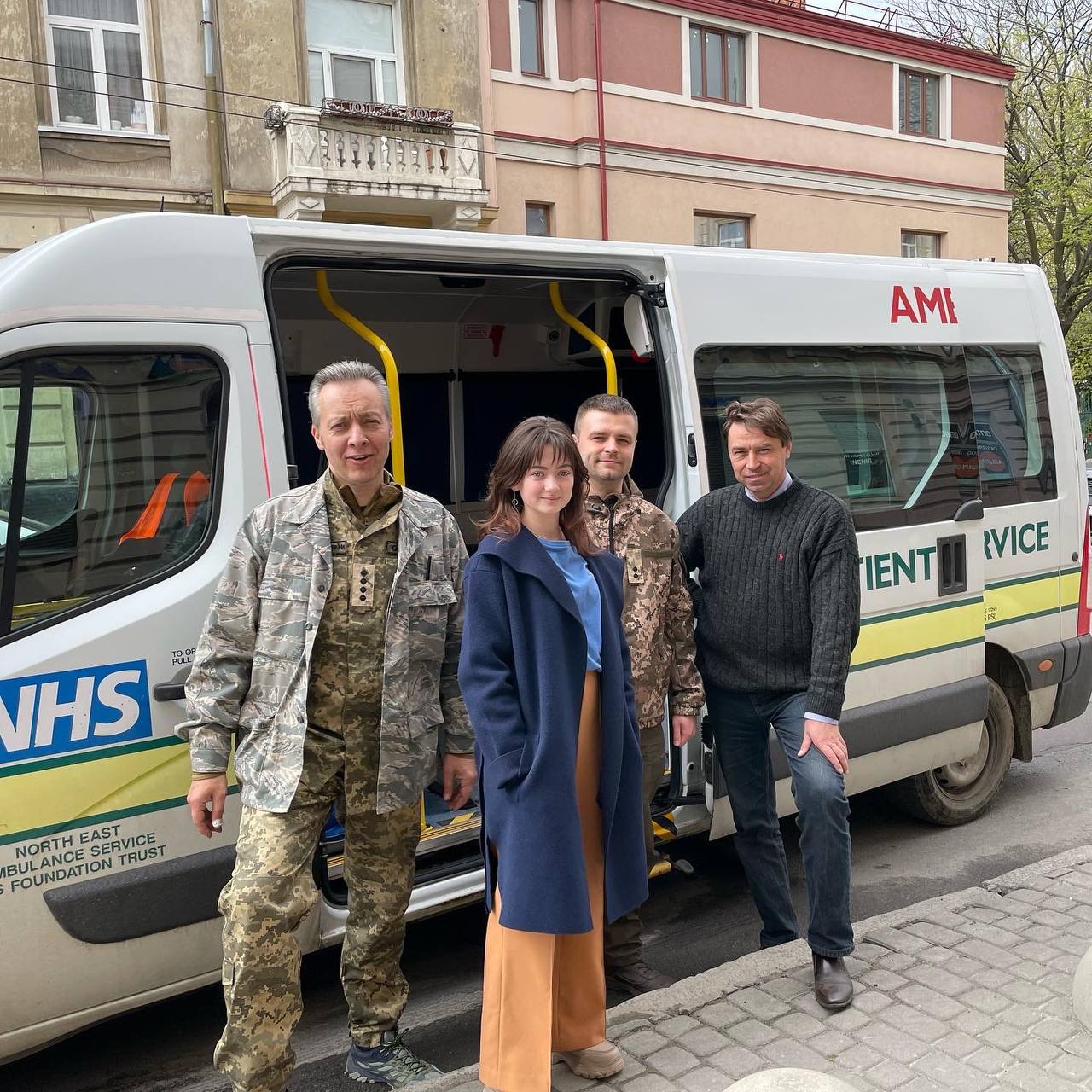 Волонтери стали бойовими медиками